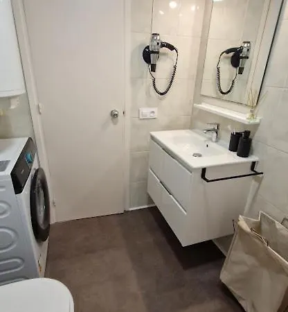 Apartment Sorrafina, Acogedor En Con Piscina Y Parking